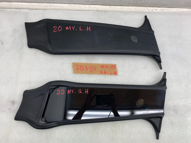 1516258 00 D ⭕20-23 Model Y Left & Right Exterior B-Pillar Applique 1516255-00-D/1516258-00-D
