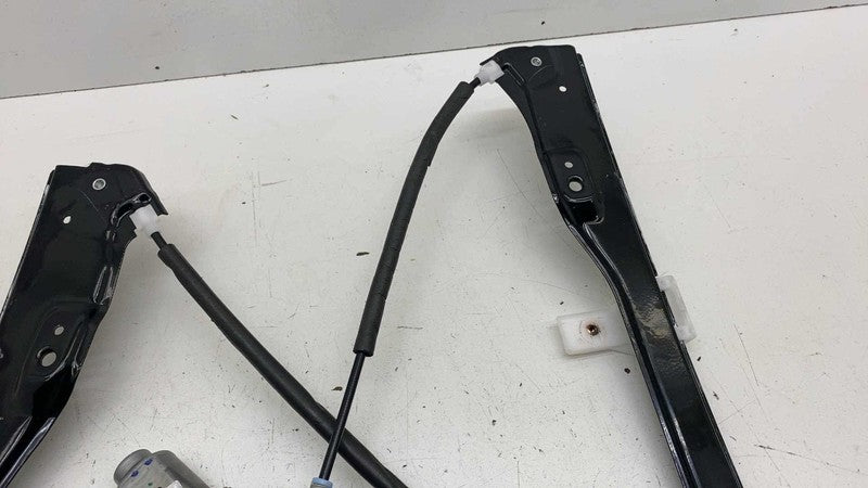 ⭕ 17-25 Chrysler Pacifica Front Passenger Door Window Regulator & Motor Right RH