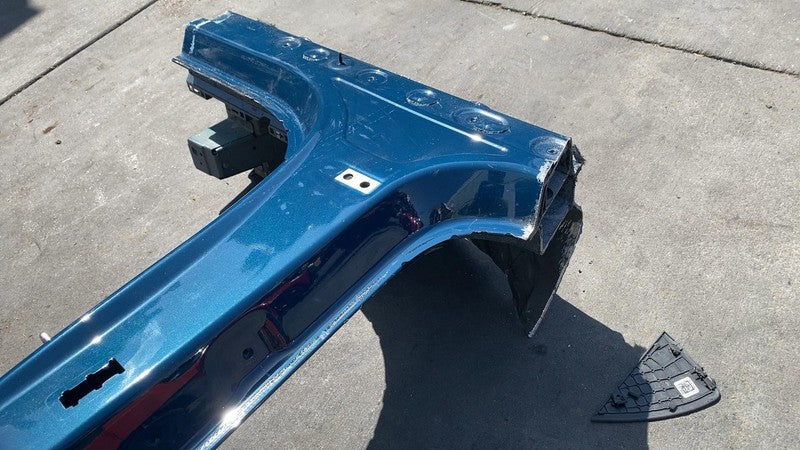 ⭕ 2024 Porsche Cayenne Right Center B-Pillar Body Rail Frame Structural Cut Out