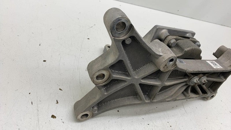 ⭕ 2014-2020 Maserati Ghibli Right Transmission Mount Support Bracket 0