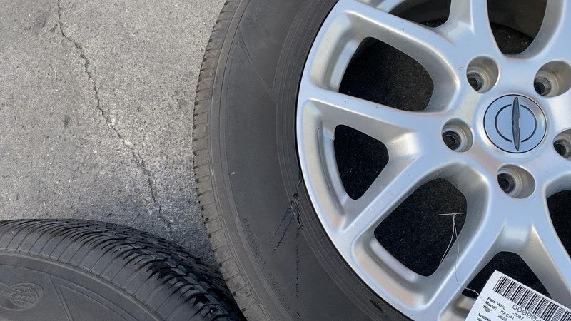 ⭕ 2021 2022 Chrysler Pacifica Wheel Rim 17" inch 17x7 5V Spoke w/ Yokohama Tire