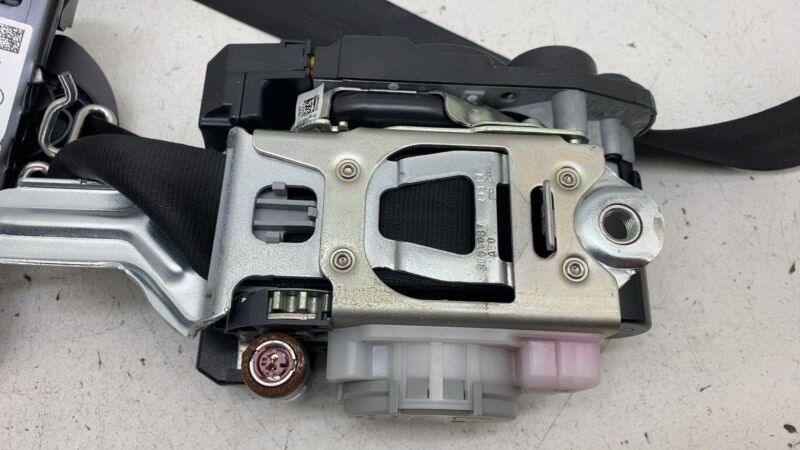 4M0.857.819 A 19-23 Audi E-Tron Quattro Left or Right Seatbelt Beat Belt & Retractor 4M0857819