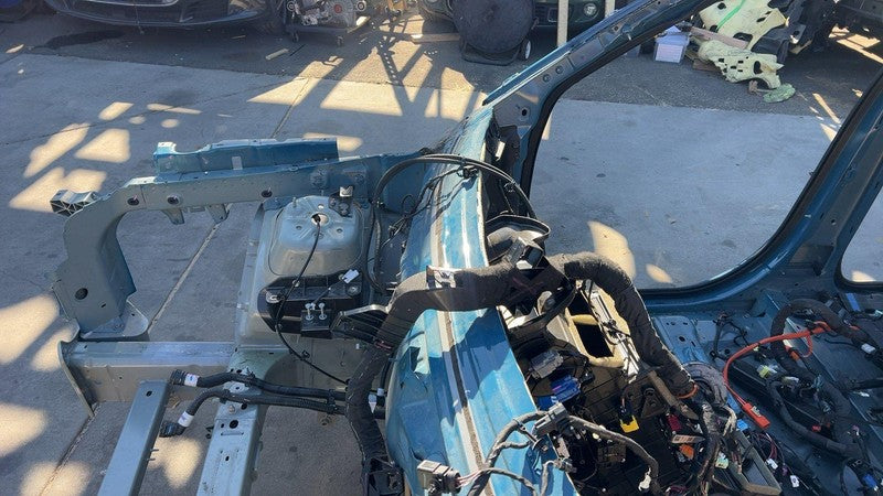 ⭕2022-2024 Rivian R1T Front Passenger Frame Horn Structure Apron Cutou