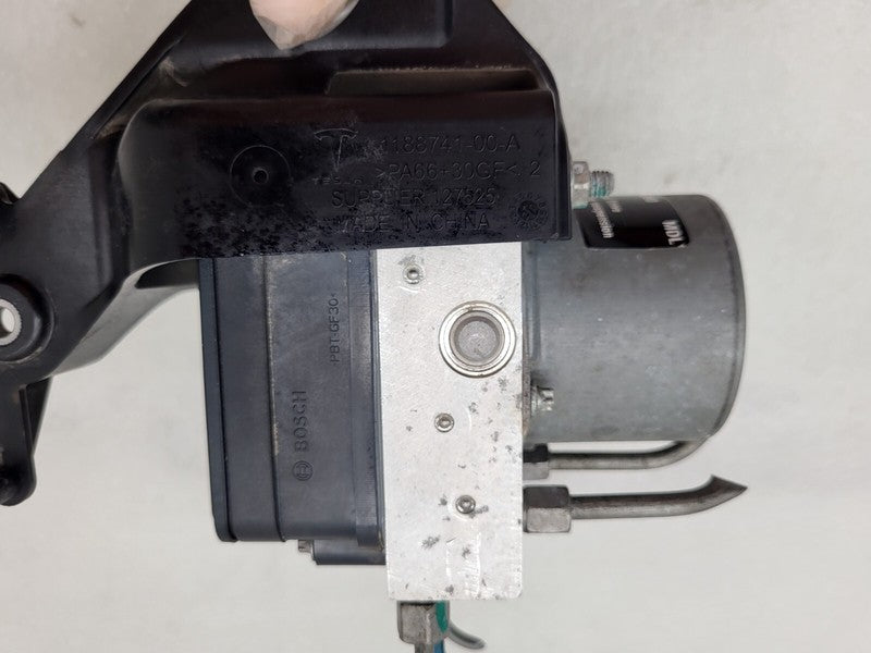 1044745 00 B ⭕ 21-23 Model Y 3 Antilock Brake System ABS Pump Module with Holder 1044745-00-B