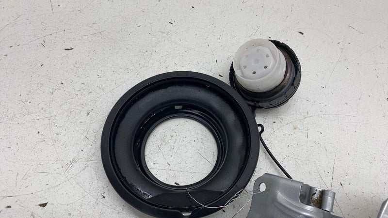 ⭕ 2023 2024 2025 Toyota Prius Fuel Tank Gas Cap Door Lid Cover Silver - 1L0 OEM