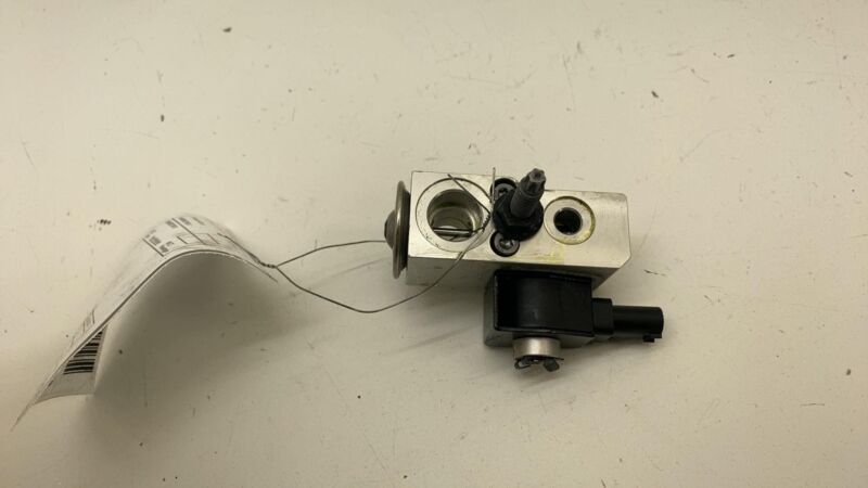 1101878 00 A 2017-2023 Tesla Model 3 M3 Air Conditioner AC HVAC Heater Core Valve Tube Sensor
