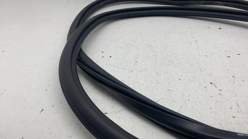 ⭕ 19-23 Audi E-Tron Quattro Rear Right Body Weathership Rubber Seal 4K