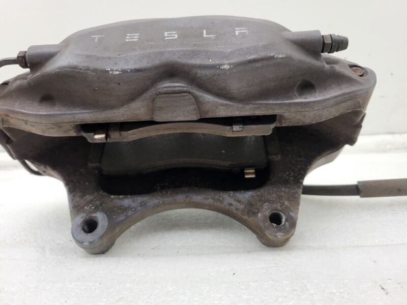 1027622 00 A 2016-2020 Tesla Model X MX Front Passenger Side Caliper w/ Brake Hose Line Right