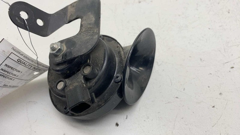 E10020046 ⭕ 2017-2023 Tesla Model 3 M3 Seger High Pitch Tone Horn 12V 510 Hertz w/ Bracket