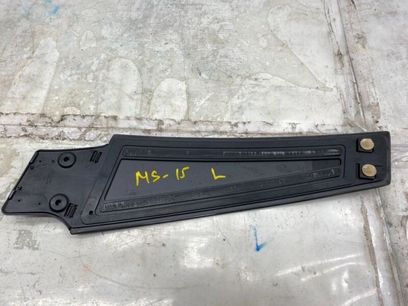 2012-2015 Tesla Model S Left and Right B-Pillar Molding Applique Glass Trim Assy