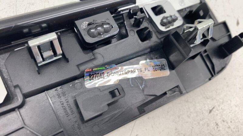 166156400C 2022 2022 2023 2024 Tesla Model X Plaid Door Carbon Fiber Decor Rear Right Assy