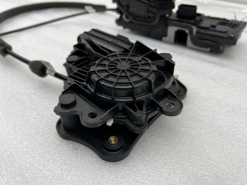 P11 C64040 03 ⭕22-24 Air Grand Touring Rear Passenger Side Door Lock Latch Right P11-C64040-03