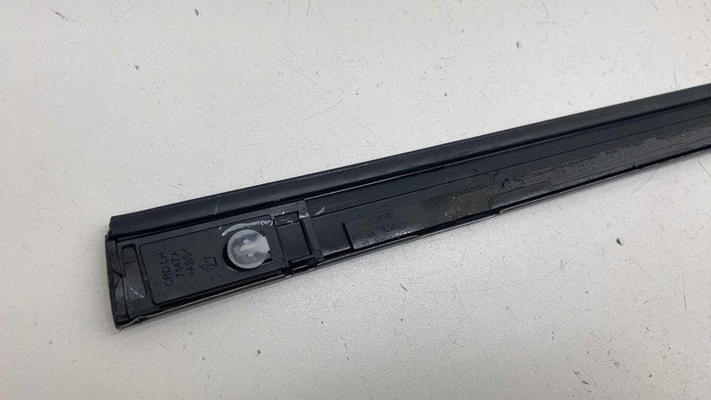 ⭕ 17-25 Chrysler Pacifica Rear Driver Side Sliding Door Window Belt Molding Left