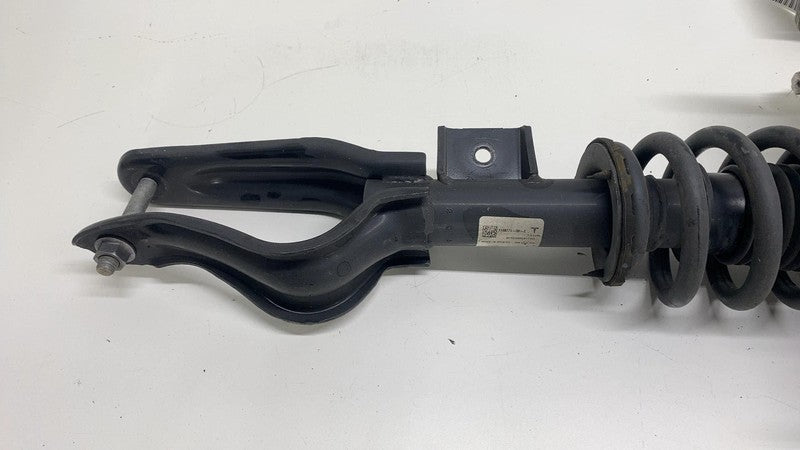 104403700C ⭕ 20-23 Model Y Front Right Shock Strut Absorber Damper w/ Bracket 1188376-00-E