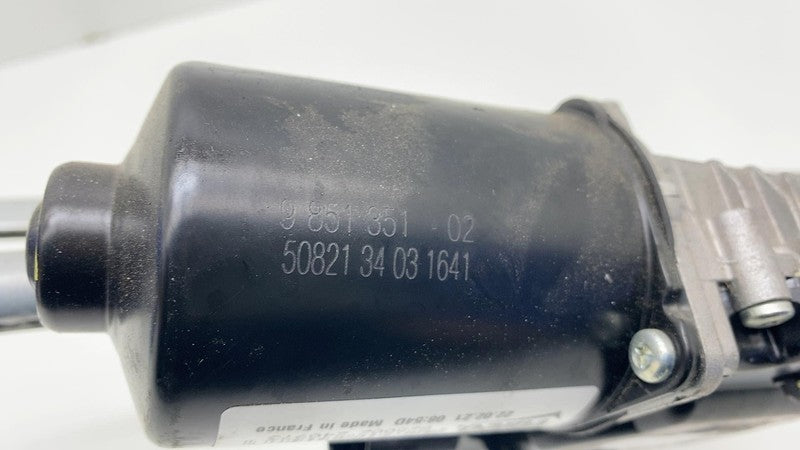 9851351 02 2017-2023 BMW 530e G30 Front Windshield Wiper Transmission Linkage & Motor OEM