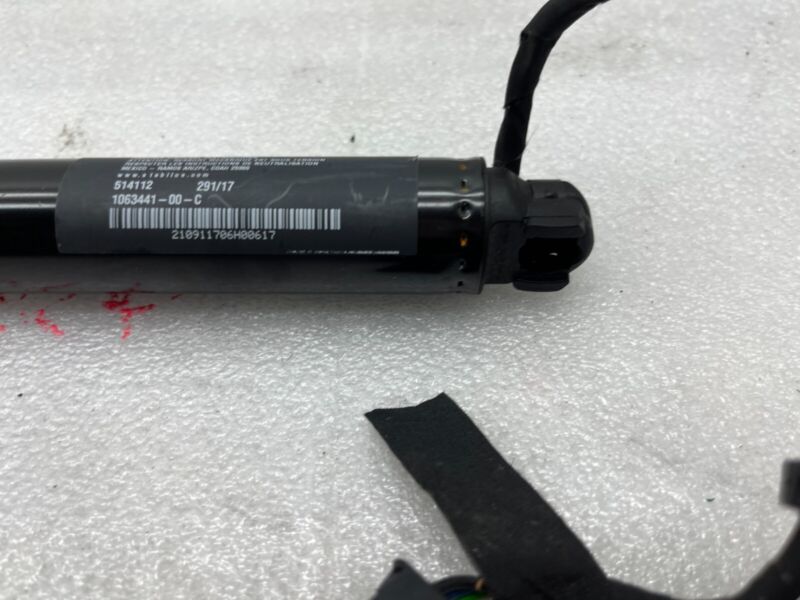 106344100C ⭕16-23 Model X Rear Left/Right Secondary Falcon Door Lift Gas Strut 1063441-00-C