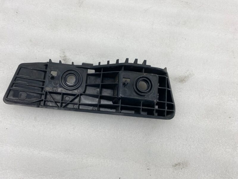 2017-2023 Tesla Model 3 Rear Right Side Bumper Taillamp Taillight Mount Bracket