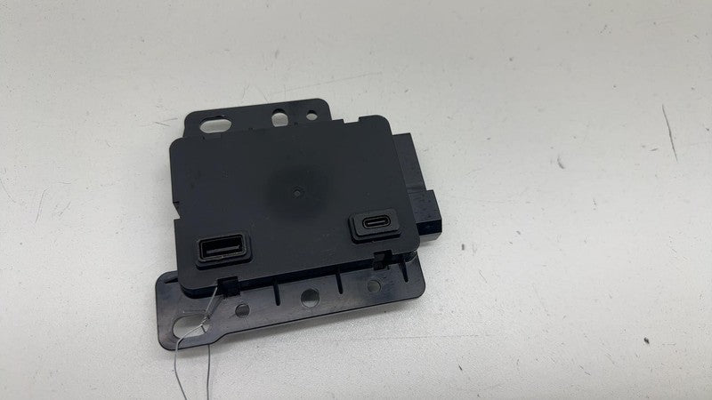 ⭕ 17-23 Tesla Model 3 Y Center Console USB/AUX Hub Control Module 1522