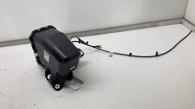 C100003132-F ⭕22-24 R1T R1S Air Ride Suspension Hydraulic Supply Compressor Pump C100003132-F