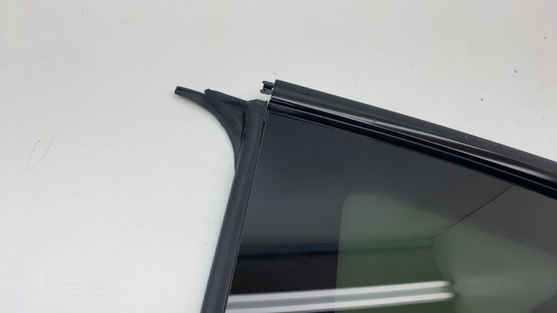 2020-2023 Tesla Model Y MY Rear Driver Side Quarter QTR Window Fixed Glass Left
