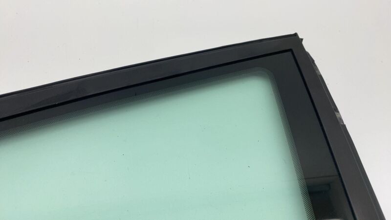 DM51-R29750-AA 2013-2018 Ford C-Max Rear Passenger Side Corner Quarter QTR Window Glass Right