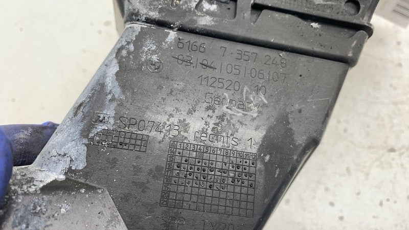 6166 7 388 733 2017-2022 BMW 530e G30 Front Passenger Windshield Cowl Water Drain Channel Right