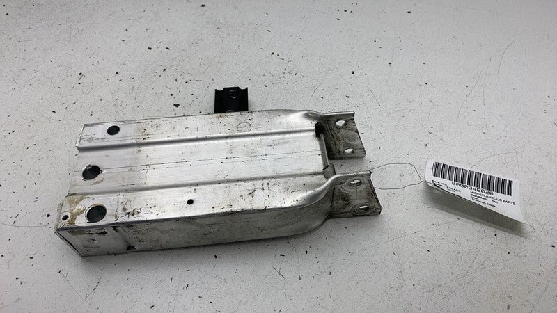 10-16 Mercedes E350 E-Class Front Right Bumper Reinforcement Bracket A