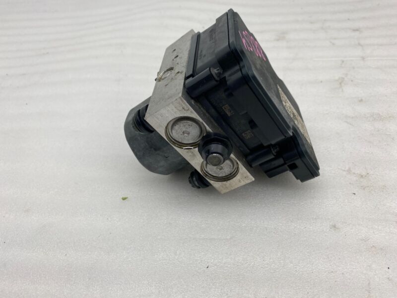 600636300C 2012-2015 Tesla Model S Hydraulic Control ABS Anti-Lock Brake System Pump Module