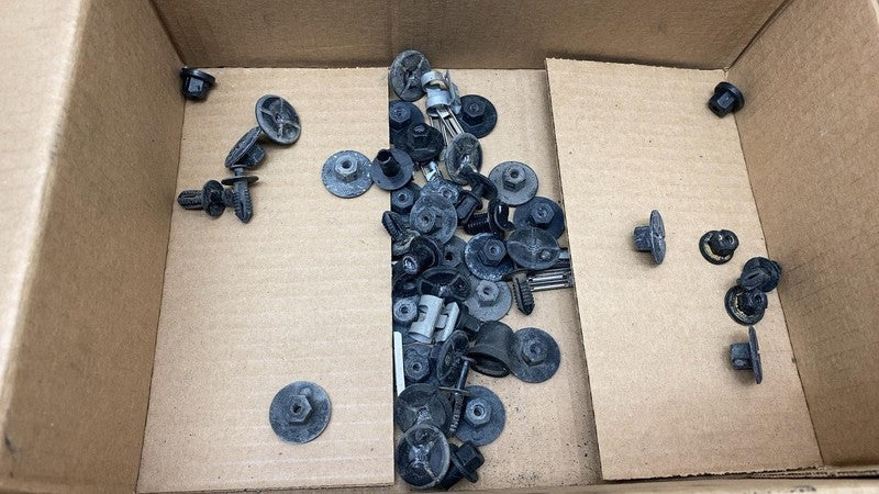 2016 Mercedes-Benz GLE350 Seatbelt Buckle Crossmember Brace w/ SET of