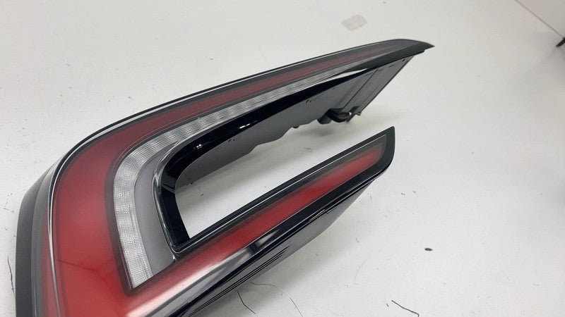 1691498-00-F ⭕ 24-25 Model 3 Rear Driver Side Taillight Quarter Tail Lamp Left 1691498-00-F
