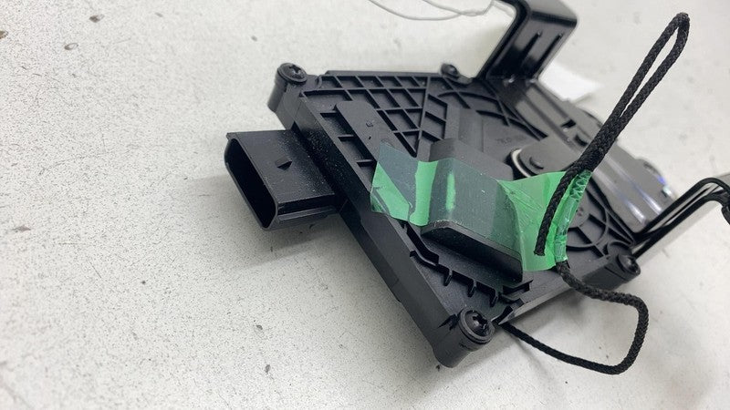 PT00162133C ⭕ 22-24 Rivian R1T Rear Right Gear Tunnel Latch w/ Manual Release PT00162133-C