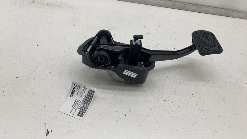 A2052920415 ⭕ 15-21 Mercedes-Benz C300 W205 Front Foot Brake Pedal w/ Bracket A2052920415