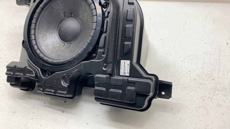 2022-2024 Rivian R1S Meridian Speaker Bass Box Subwoofer Assembly PT00