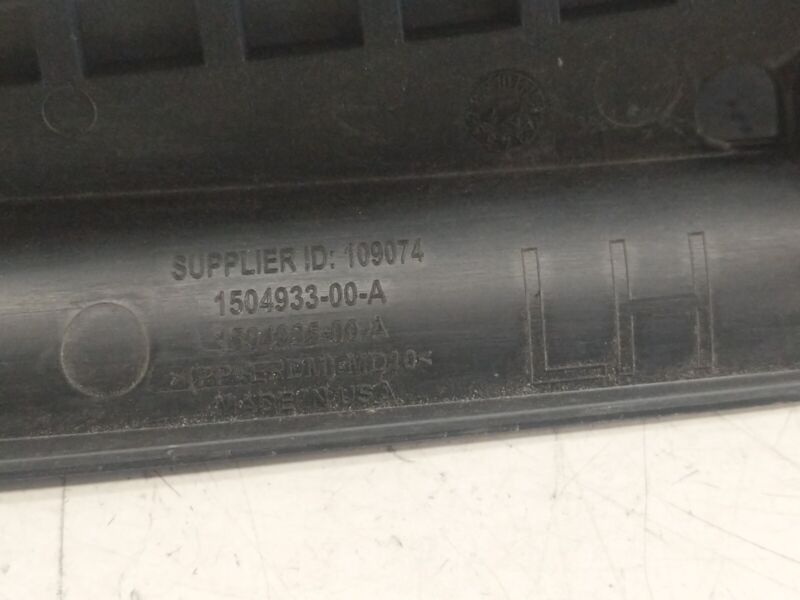 1504933 00 A ⭕ 17-22 Model 3 Left/Right Under Hood Grille Vent Trim 1504933-00-A/1504935-00-A