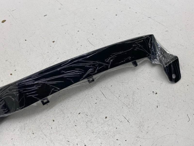 1611012 00 C ⭕ 21-25 Tesla Model S Front Bumper Upper Grille Trim V-Bar Insert 1611012-00-C