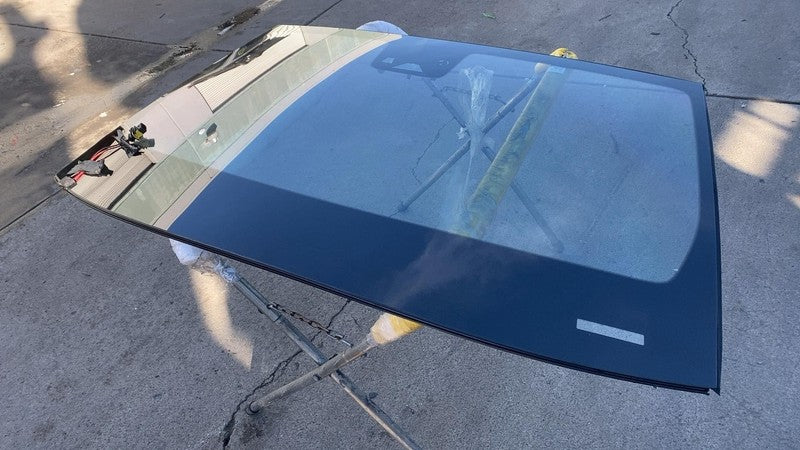 ⭕ 2022-2024 Rivian R1T R1S Front Windshield Glass w/o Camera Module PT