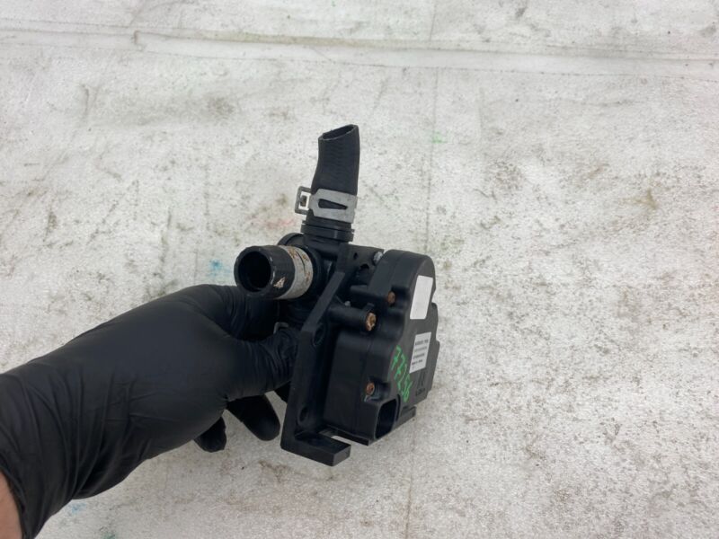 2012-2020 Tesla Model S Coolant Pump Cooling Valve Actuator 4-Way 6007370-00-B
