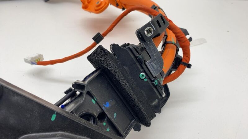109301000G ⭕ 17-20 Tesla Model 3 High Voltage Charge Port Inlet Wiring Harness 1093010-00-G