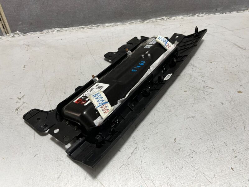 640508500F ❇️17-23 Tesla Model Y 3 Right Knee Airbag Passenger Safety Module RH OEM 1077826