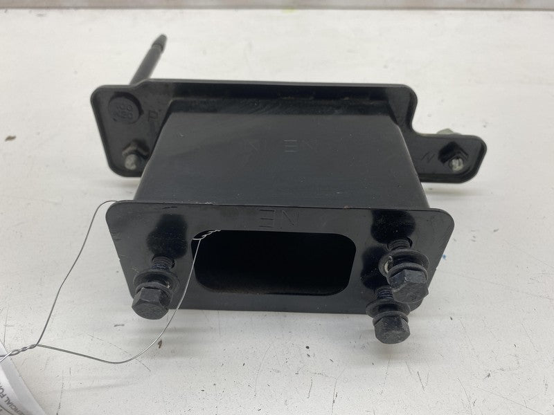 ⭕ 22-23 Hyundai Ioniq 5 Rear Passenger Side Bumper Reinforcement Bracket Right