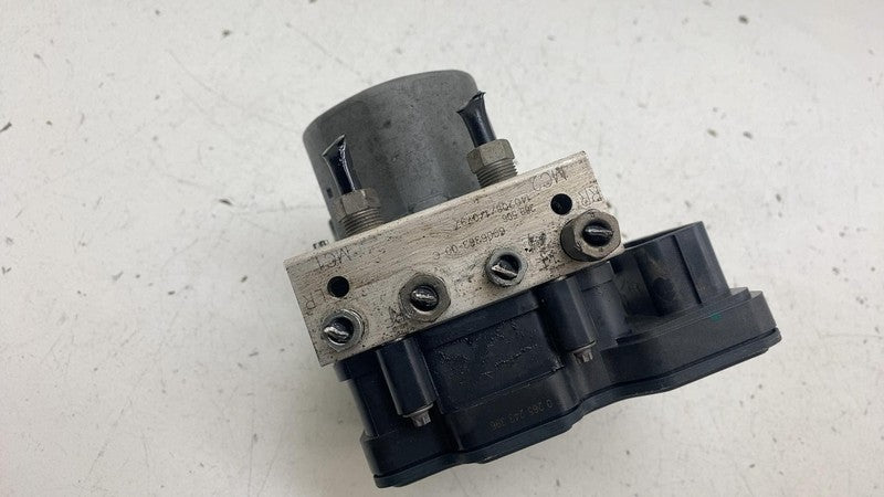 600636300C ⭕ 12-15 Model S Hydraulic Control ABS Anti-Lock Brake Pump Module 6006363-00-C