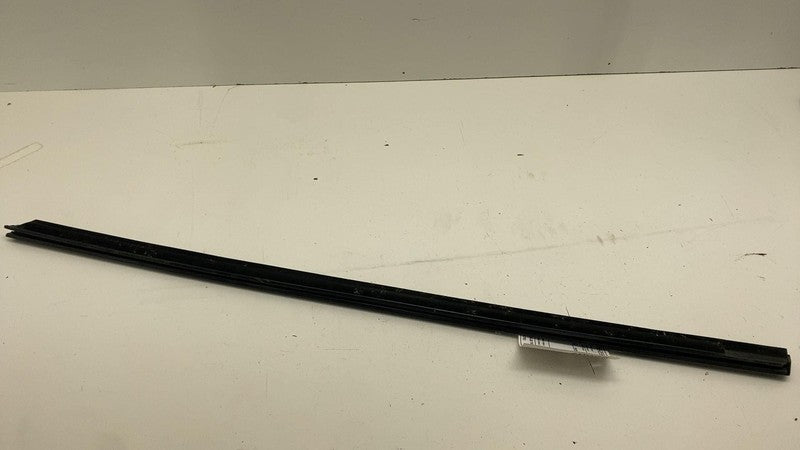 ⭕ 2020-2024 Tesla Model Y Front Right Door Window Outer Belt Assy 1495