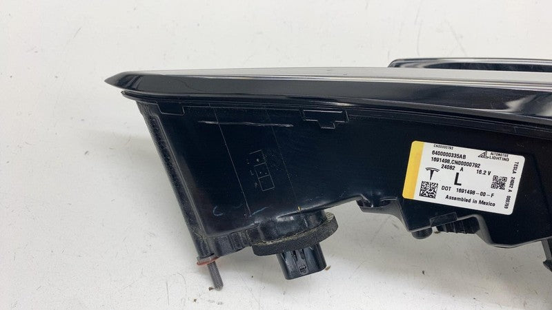 1691498-00-F ⭕ 24-25 Model 3 Rear Driver Side Taillight Quarter Tail Lamp Left 1691498-00-F