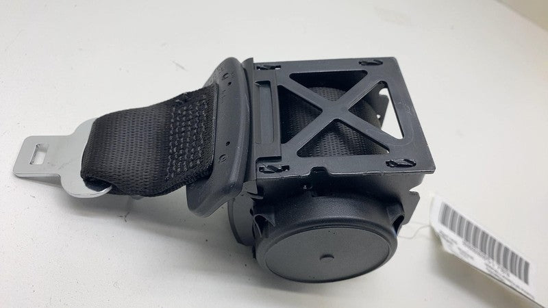 633900400C 2017-2022 BMW 530e G30 Rear 2nd Row Center Middle Seat Belt Retractor Black OEM