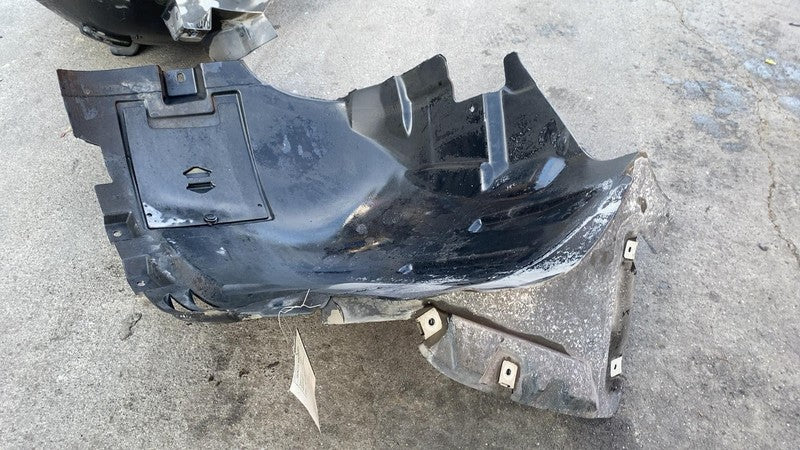 A 166 884 11 22 2016-2019 Mercedes-Benz GLE350 Front Inner Fender Liner Splash Guard Shield Left