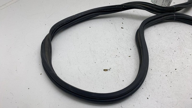 ⭕ 14-21 Maserati Ghibli Rear Trunk Deck Lid Body Weatherstrip Gasket Rubber Seal