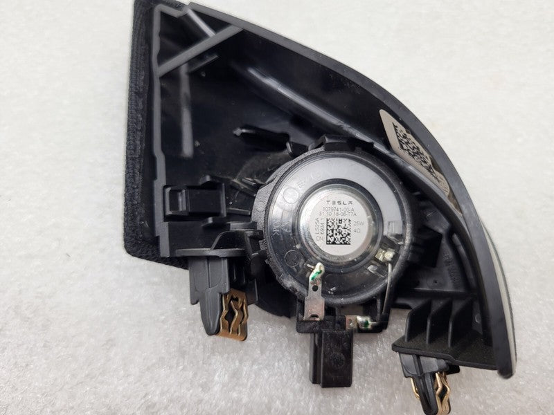 1095686 00 F ⭕ 17-23 Model 3 Front Passenger Audio Tweeter & Speaker Cover Right 1095686-00-F