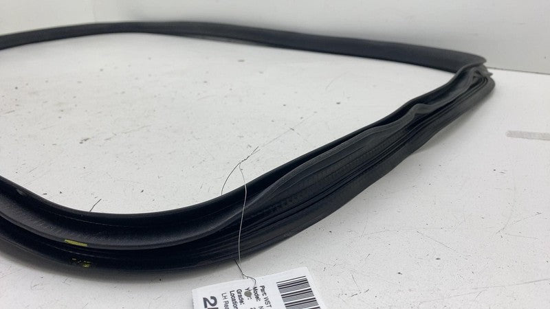 ⭕ 18-24 Lincoln Navigator Rear Left Door Body Weatherstrip Seal JLB-40