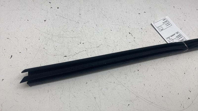 4KE 837 479 A ⭕ 2019-2023 Audi E-Tron Rear Left Window Inner Belt Weatherstrip Seal 4KE837479A