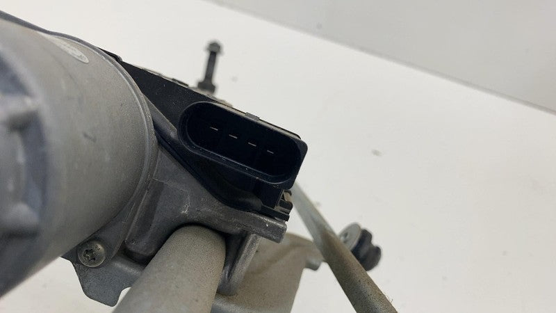 31696283 ⭕ 21-23 Polestar 2 Front Windshield Wiper Transmission Linkage w/ Motor 31696283